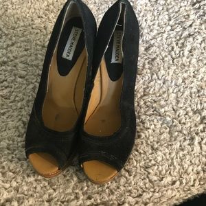 Suede open toe wedge Steve Madden.